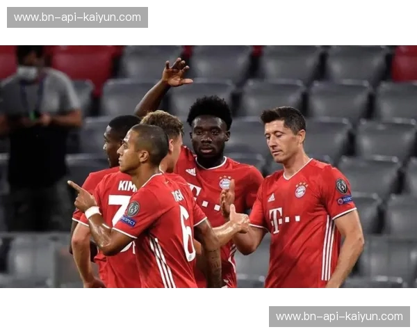 德甲巅峰对决，欧冠赛场风云再起：拜仁与多特蒙德的恩怨情仇