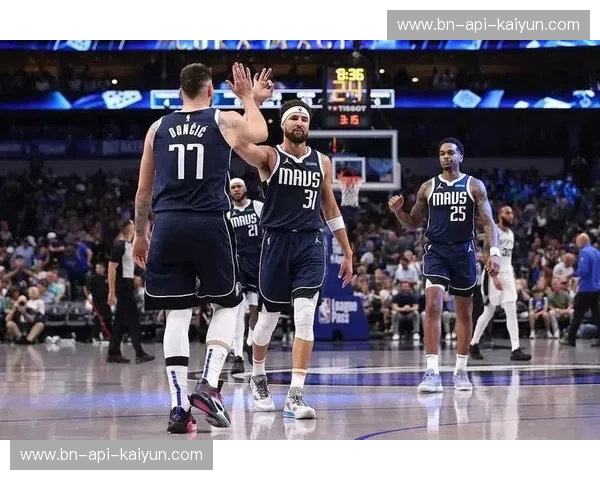 篮球盛宴:独行侠与马刺的巅峰对决,一场不容错过的五月传奇 篮球盛宴:独行侠与马刺的巅峰对决,一场不容错过的五月传奇